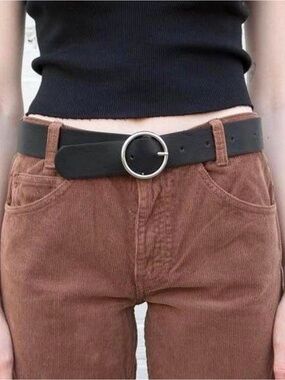 Brandy Melville Black and Silver Belt